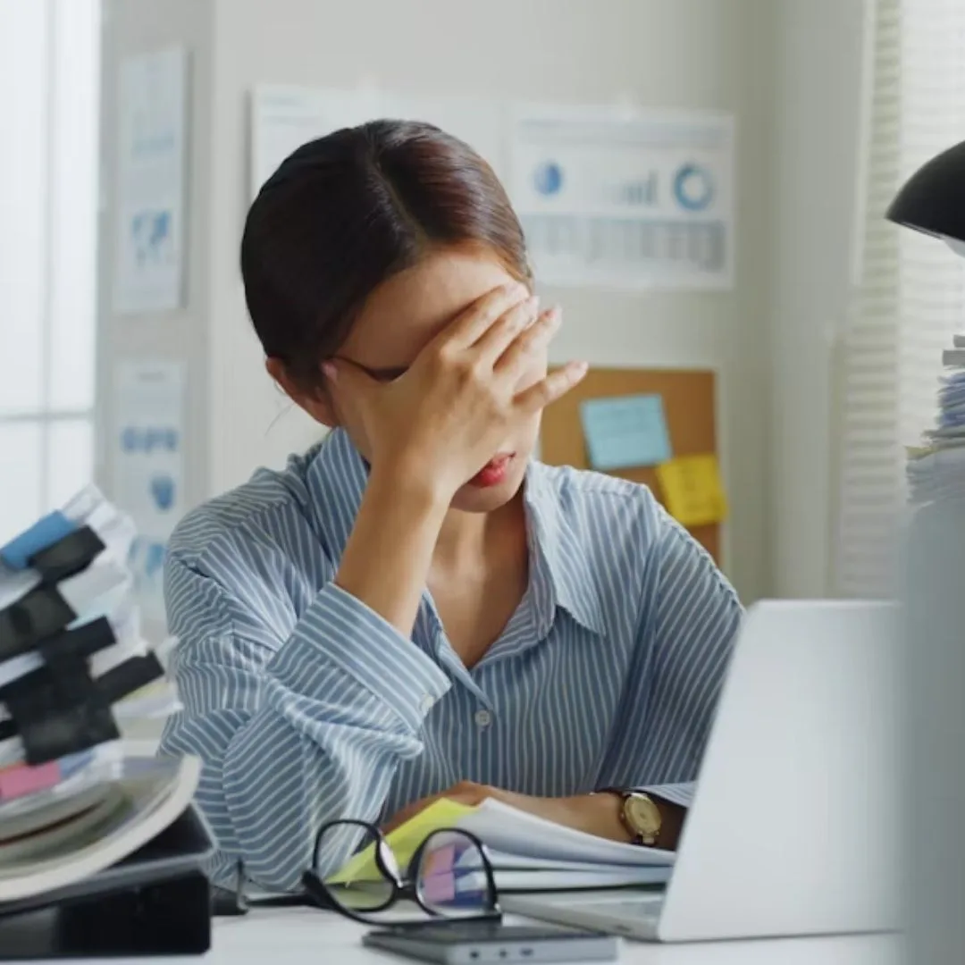 Stress là nguyên nhân hình thành mụn ở trán