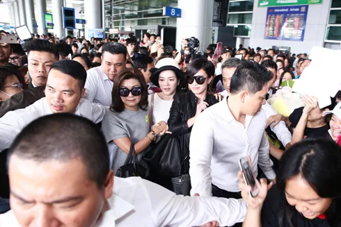 Các ngôi sao trong vòng vây của người hâm mộ
