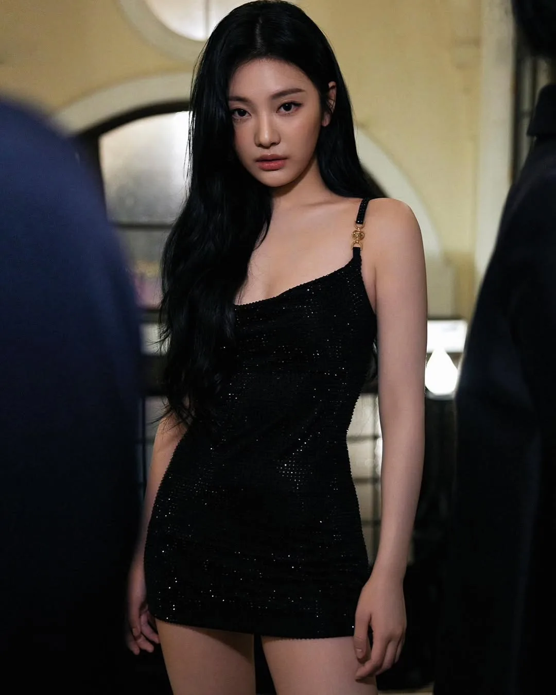 đầm hai dây ôm body