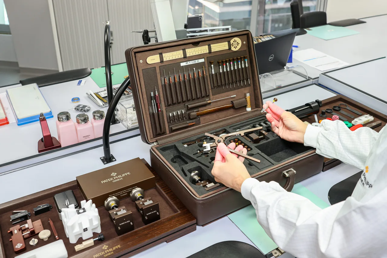 trung tâm dịch vụ của Patek Philippe tại Singapore