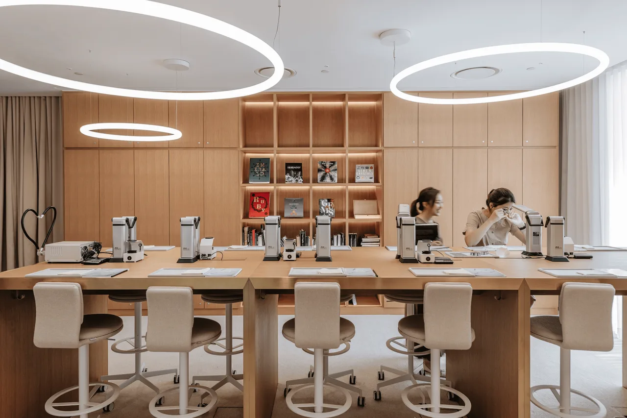 L’ÉCOLE, School of Jewelry Arts by Van Cleef & Arpels
