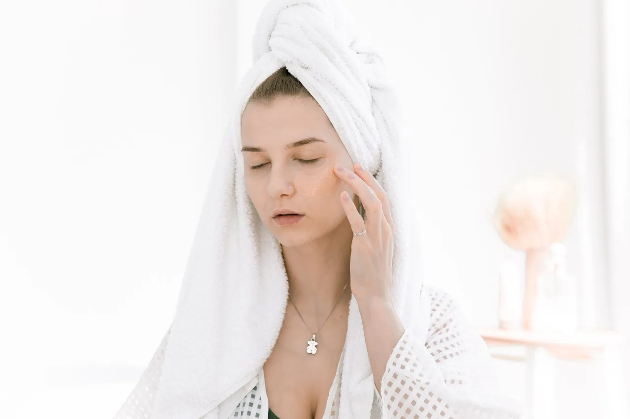 Nắm vững cẩm nang làm đẹp retinol giúp nàng chăm sóc da tốt hơn.