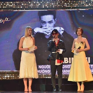 Kelbin Lei – Người có phong cách thời trang ảnh hưởng mạng xã hội nhất tại ELLE Style Awards 2017