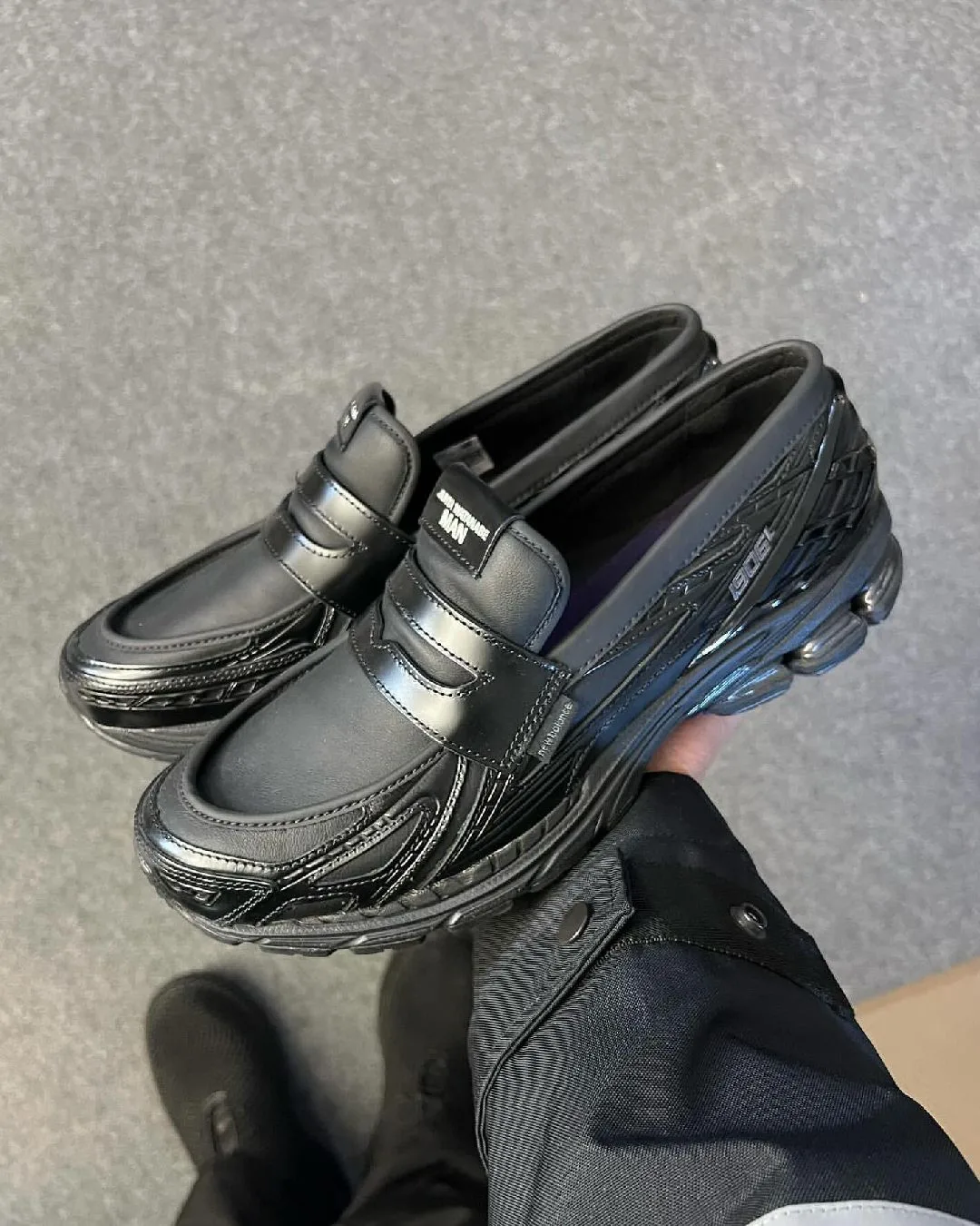 thiết kế giày lười Snoafer New Balance
