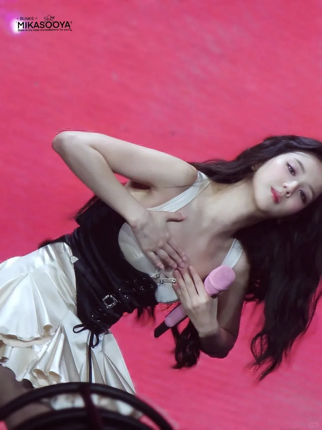 Jisoo diện LSOUL ghi dấu trong phong cách BLACKPINK tại concert DEADLINE