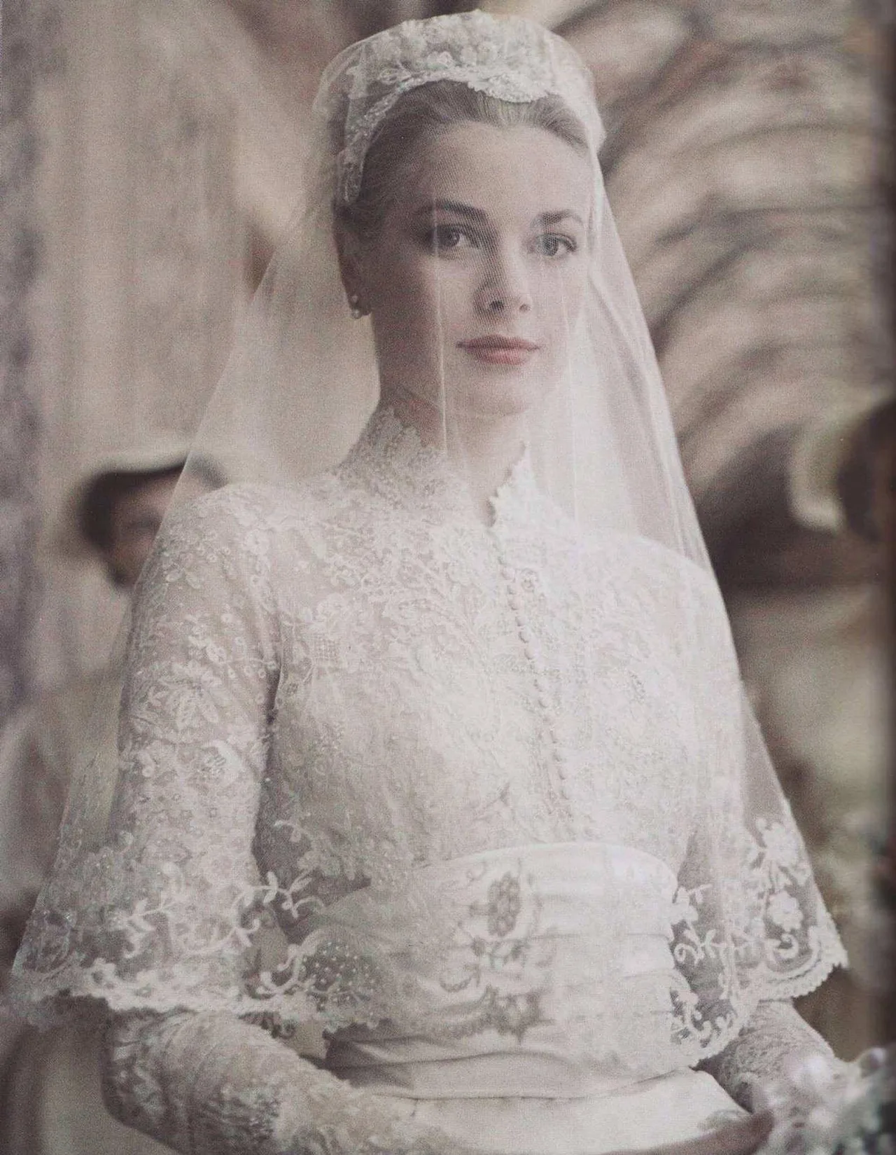 Cô dâu Grace Kelly