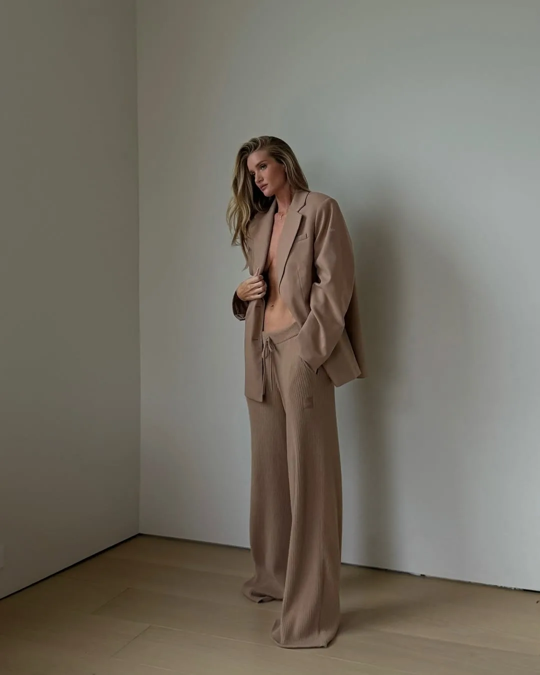 Rosie HW lý thuyết dáng người kibbe