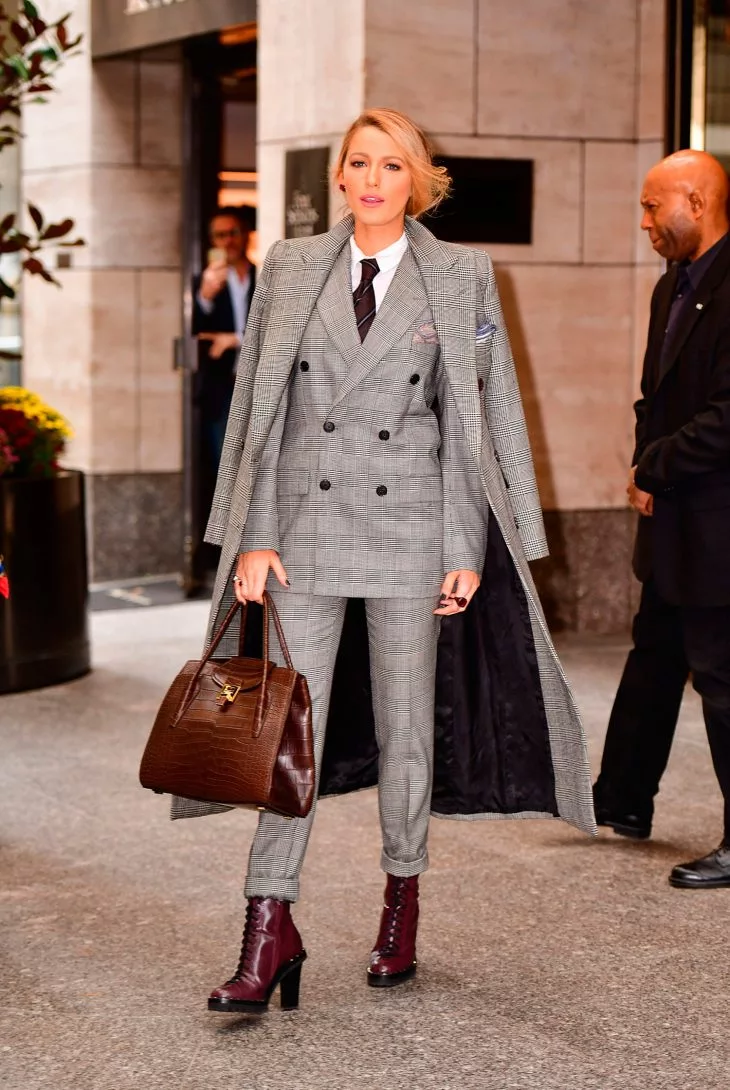 Blake Lively gây choáng ngợp với 7 bộ trang phục trong ngày quảng bá phim All I See Is You - ELLE Việt Nam
