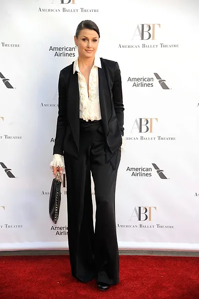 Những khoảnh khắc sao diện vest nữ đẹp Bridget Moynahan