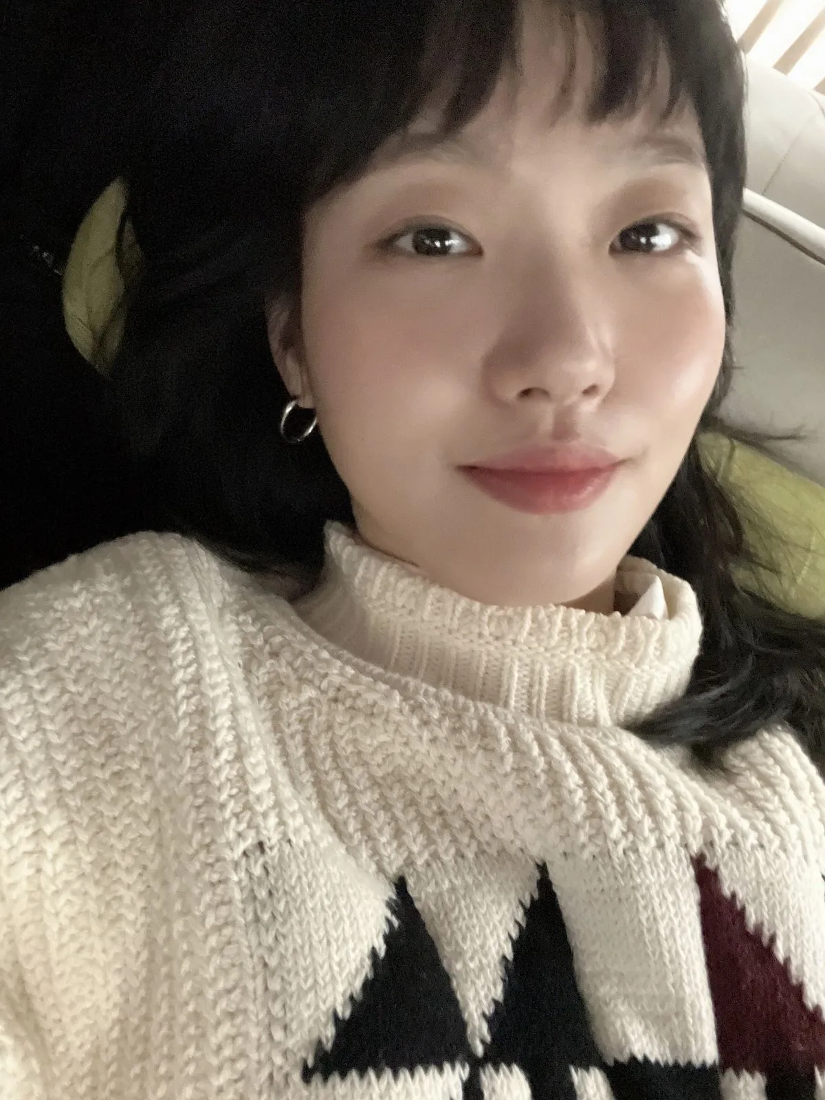 diễn viên kim go eun phụ kiện khuyên tai