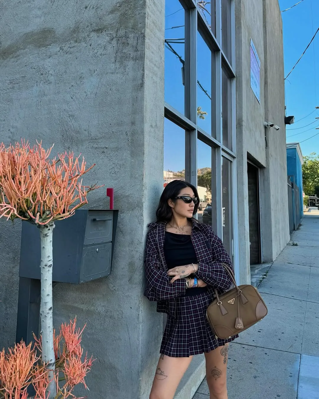 thời trang hoạ tiết caro dj peggy gou