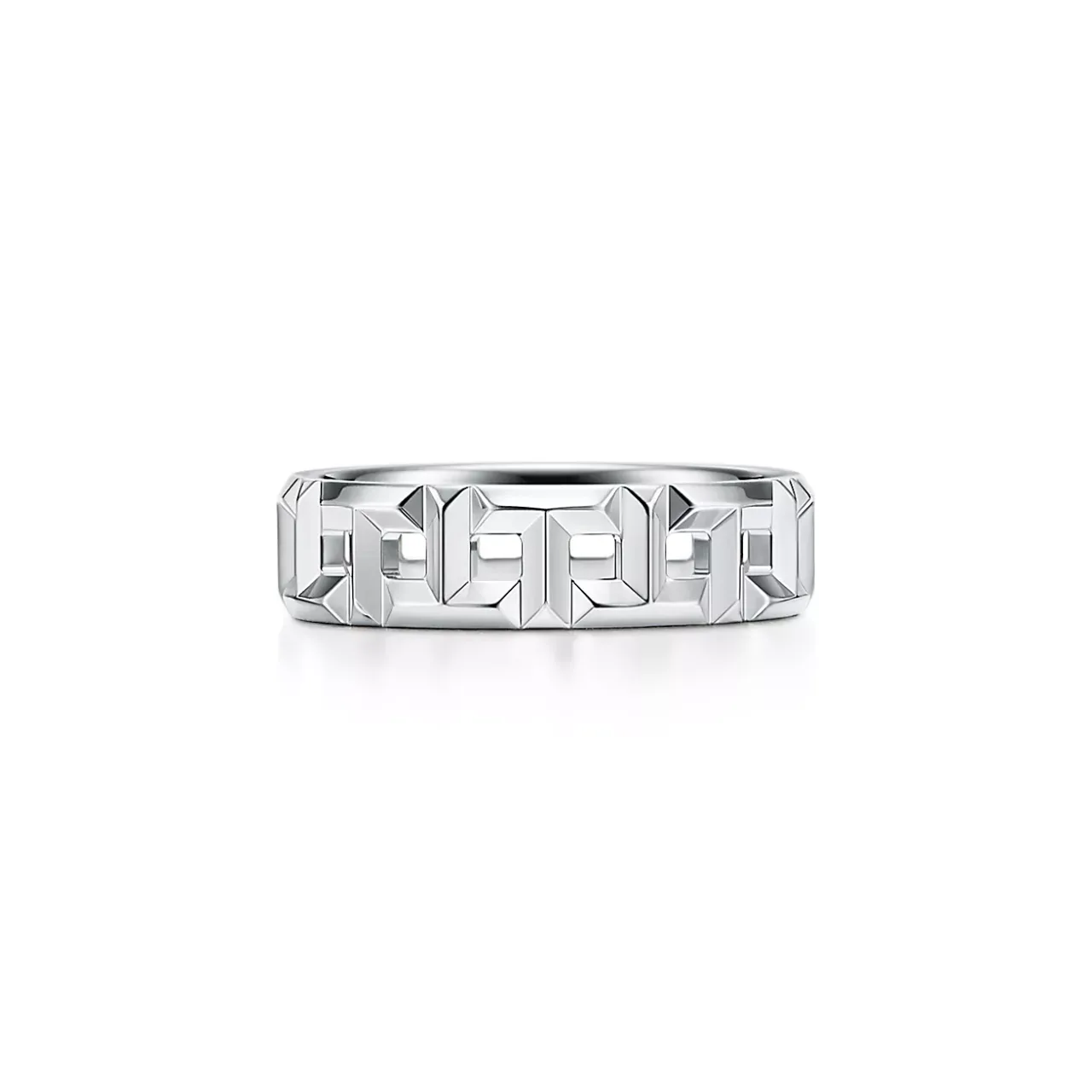 nhẫn cưới trong phim tình yêu này bất khả kháng