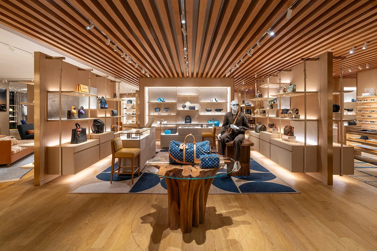 Louis Vuitton ra mắt không gian mua sắm dành riêng cho nam giới đầu tiên tại Việt Nam, tọa lạc tại Saigon Centre