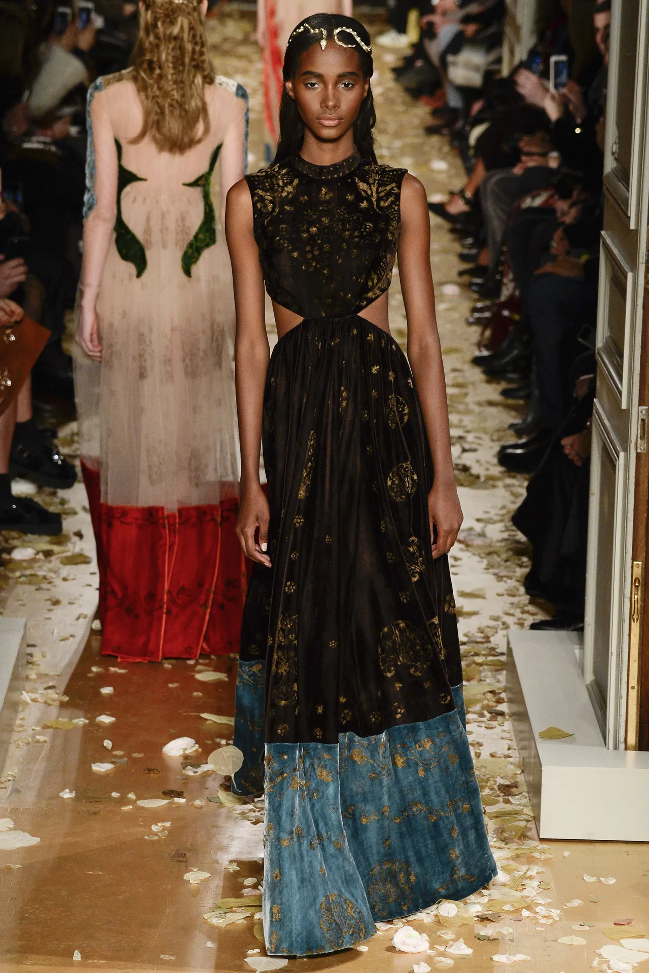 valentino-spring2016-ellevietnam(11)