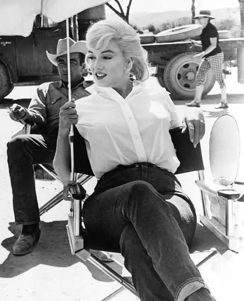 12 khoảnh khắc thời trang không-thể-quên của huyền thoại sắc đẹp Marilyn Monroe