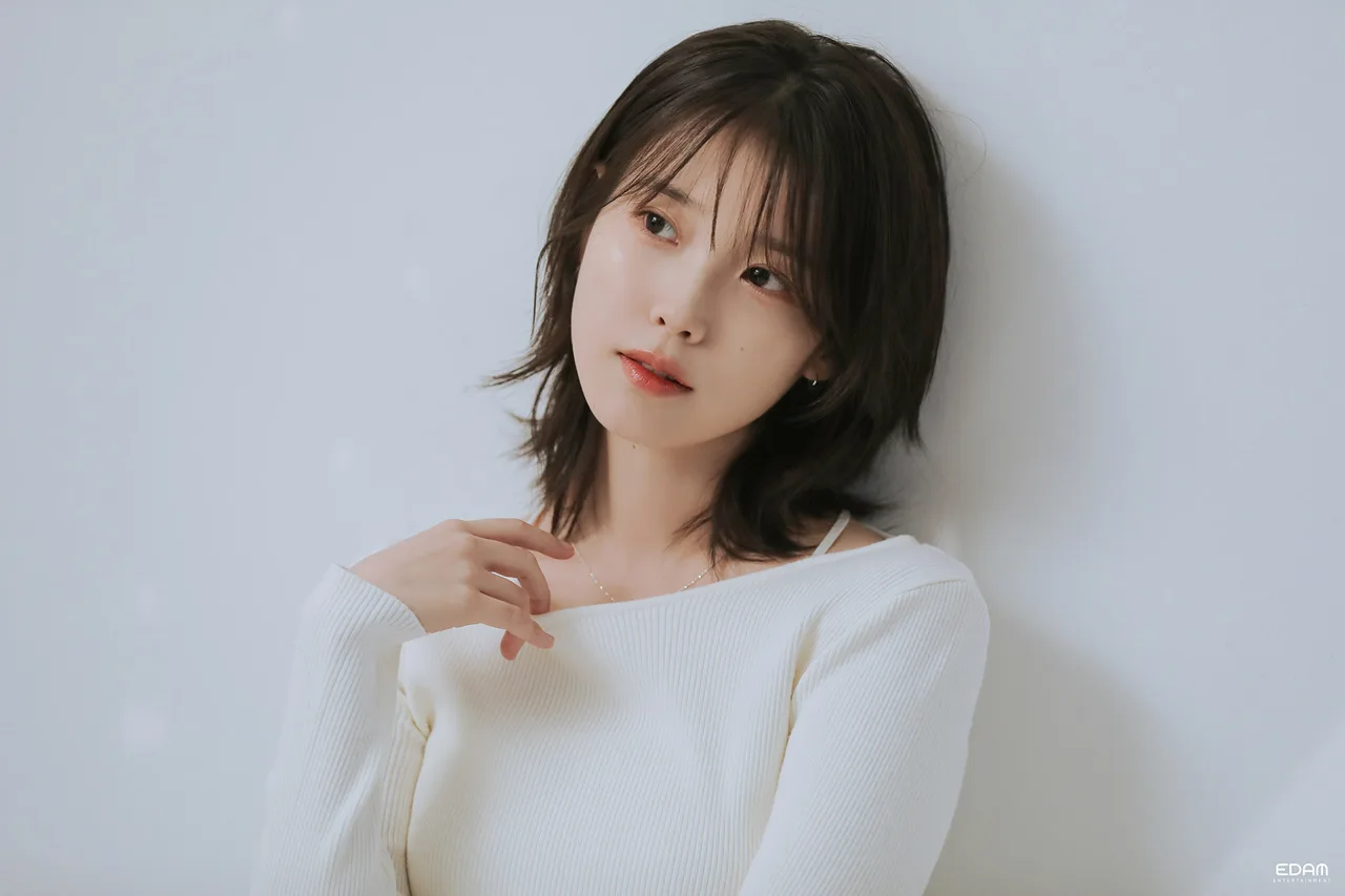 IU sẽ kết hợp cùng Park Bo Gum trong You Have Done Well