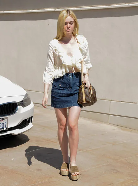 Elle Fanning 2