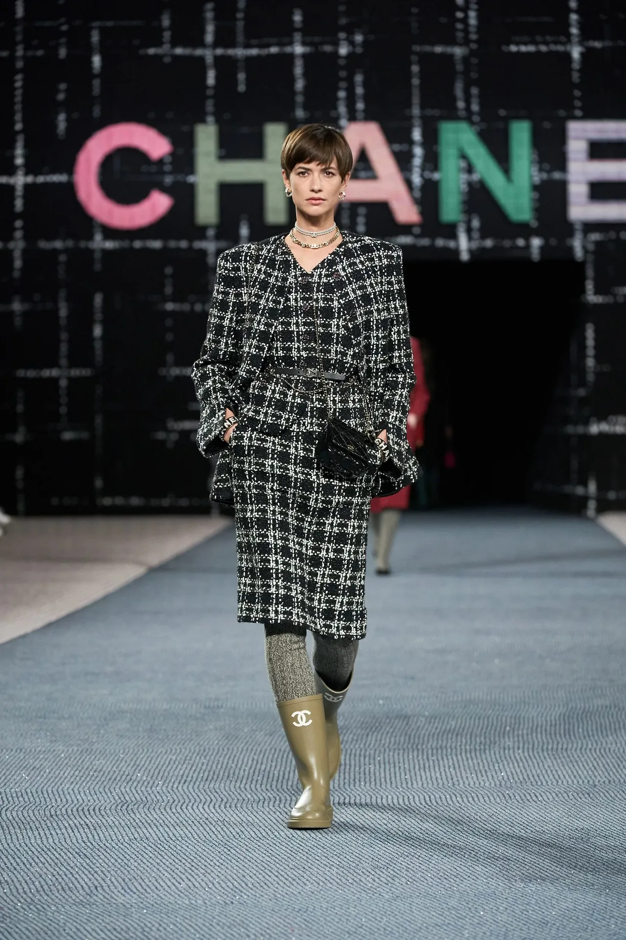 Chanel RTW Thu Đông 2022 look 37