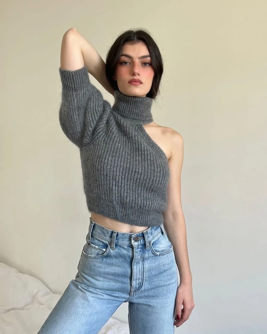 áo cổ lọ crop top cut out chic