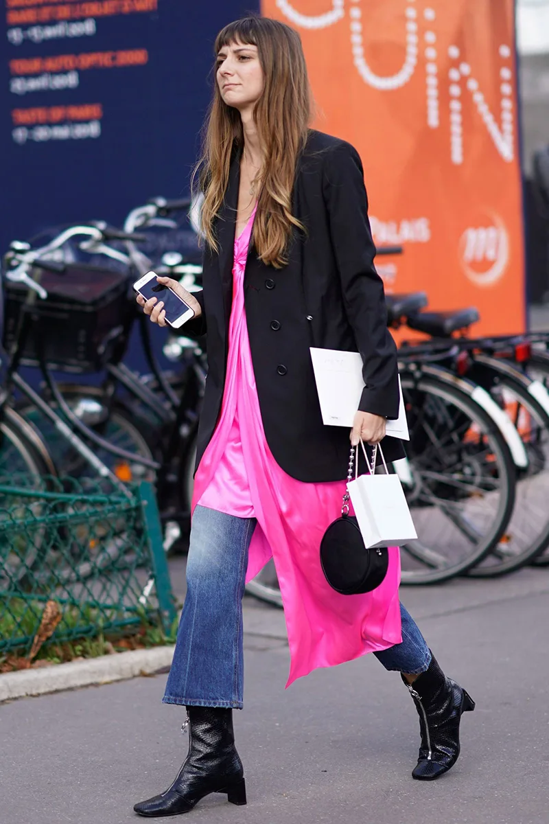 10-cach-mix-match-noi-bat-cho-xuan-he-2018-voi-vay-dai-va-quan-jeans-2