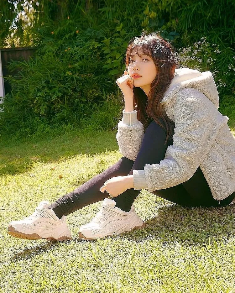 Nàng Suzy cùng tóc mái thưa dịu dàng Nàng Suzy cùng tóc mái thưa dịu dàng