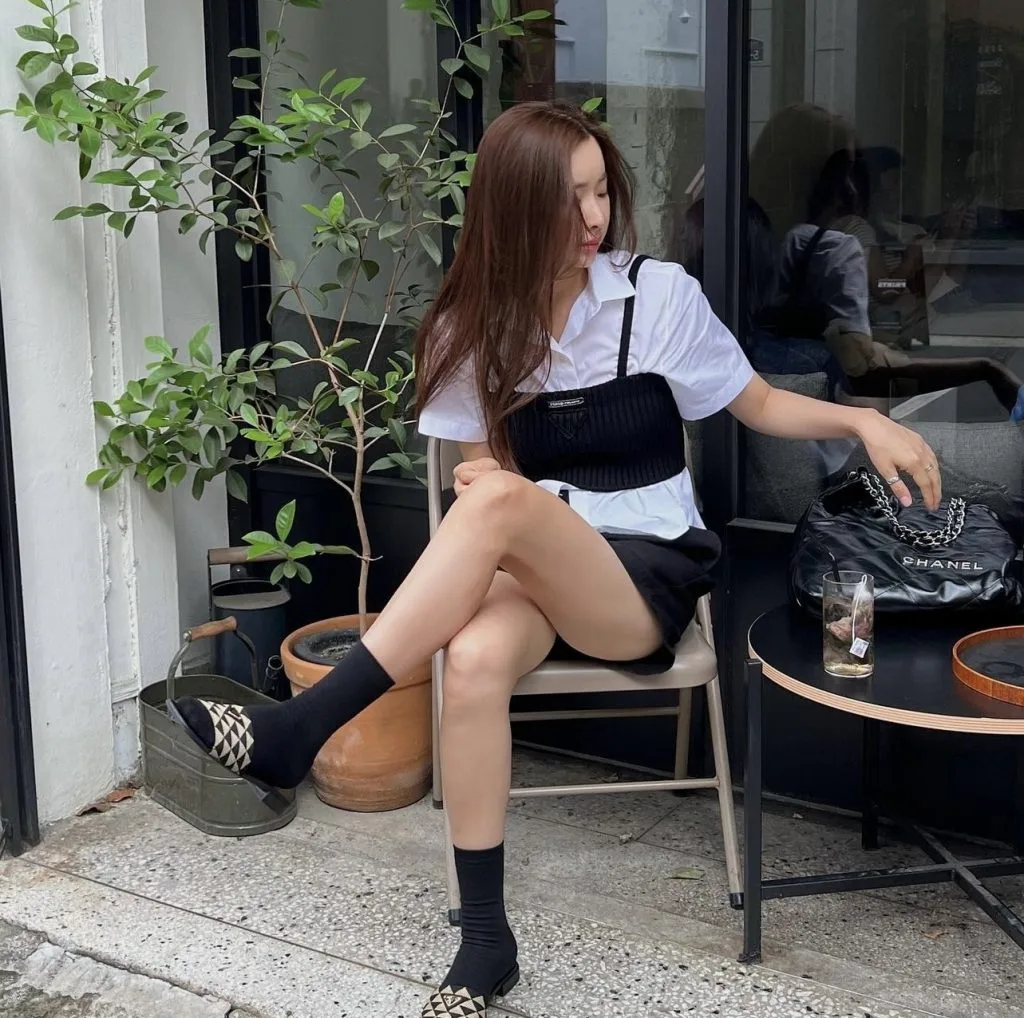 Cha Jung-won với mái tóc bồng bềnh. Cha Jung-won với mái tóc bồng bềnh.