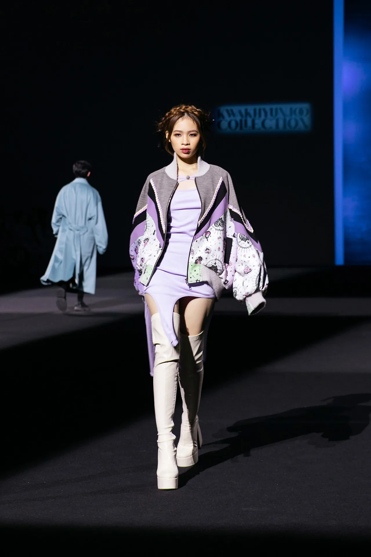 người mẫu Bảo Hà trên sàn catwalk người mẫu Bảo Hà trên sàn catwalk