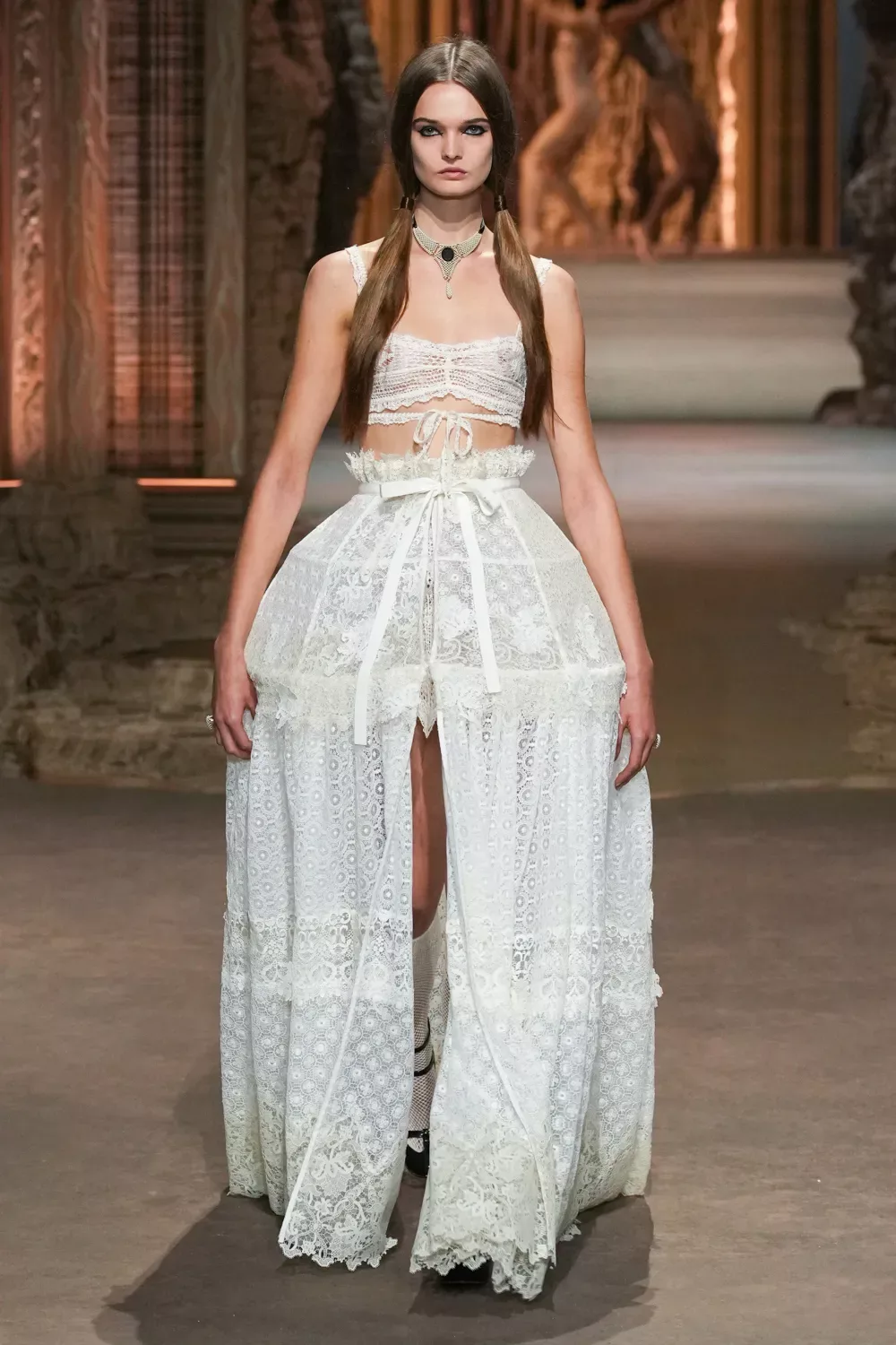 CD xuân hè 2023 look 15