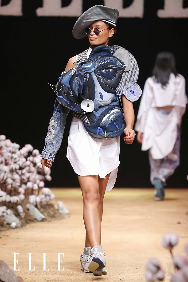 NTK Võ Công Khanh mang đến sự tươi vui với BST "Giấc mơ của Lily" tại ELLE Fashion Show NTK Võ Công Khanh mang đến sự tươi vui với BST "Giấc mơ của Lily" tại ELLE Fashion Show