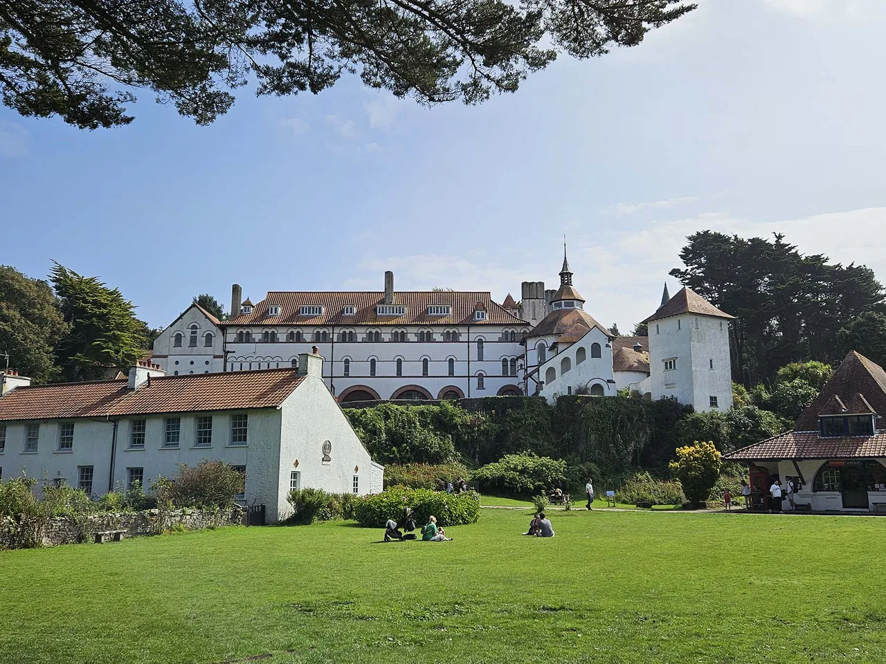 caldy island ở wales