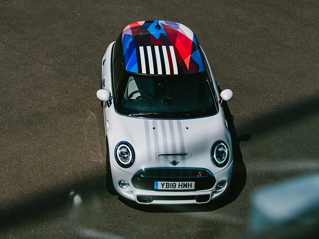 MINI 4 MINI 4