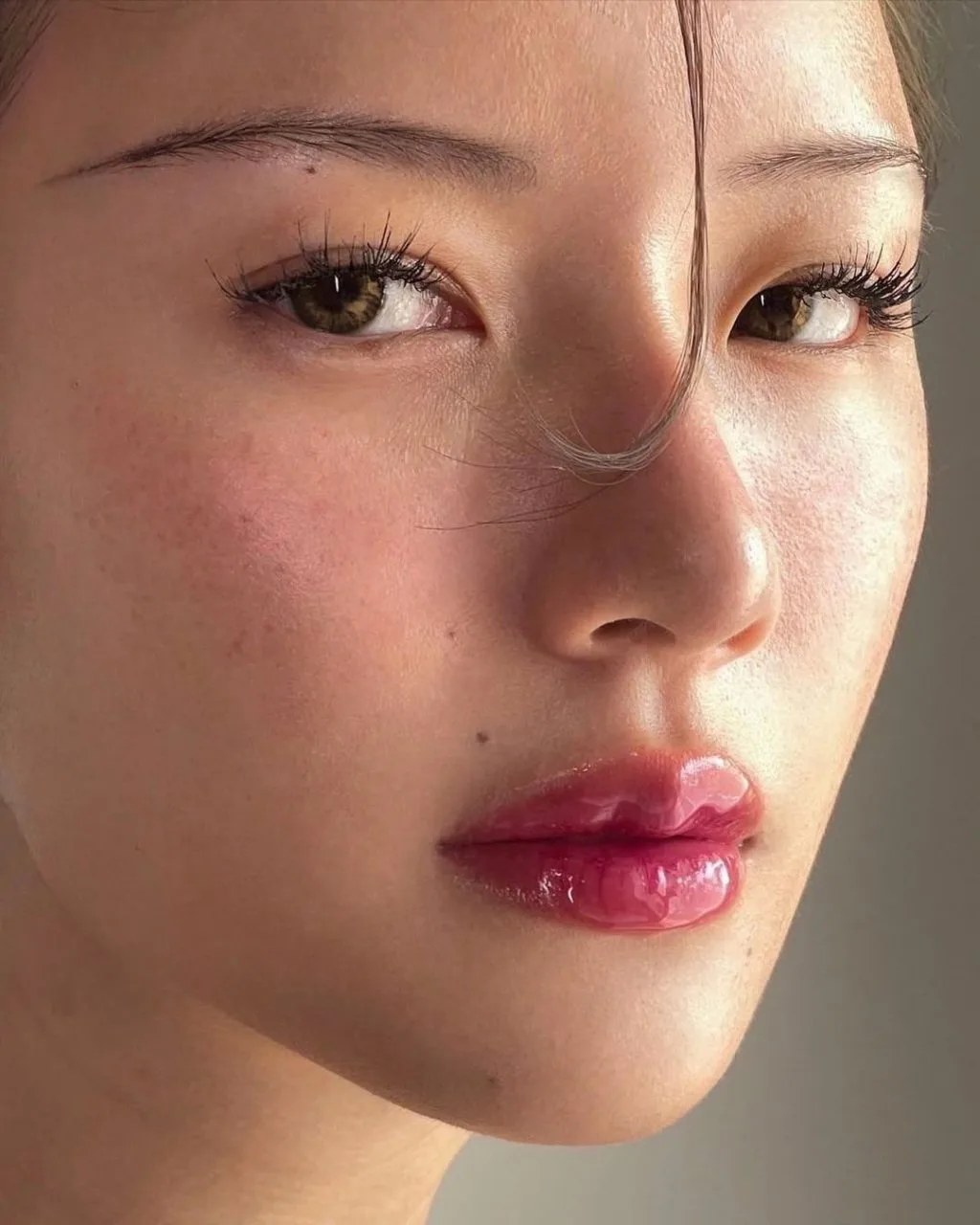 cô gái châu á trang điểm cô gái châu á trang điểm