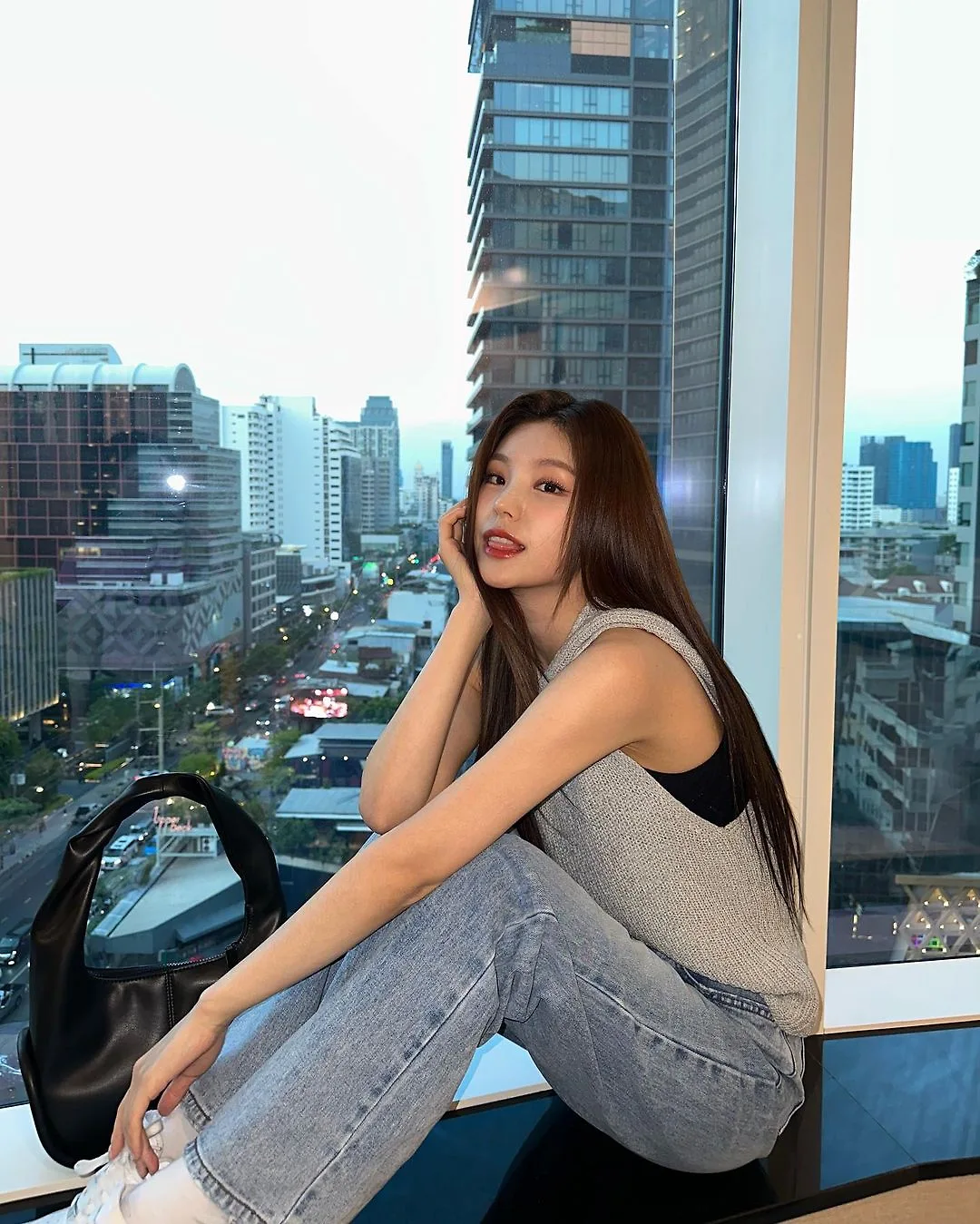 Itzy diện tanktop dệt kim
