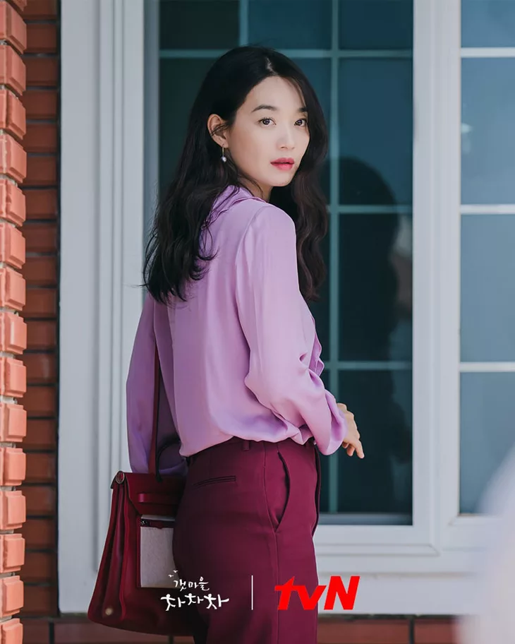 Shin Min Ah cùng lối trang điểm tự nhiên nổi bật trong phim Hometown Cha-Cha-Cha Shin Min Ah cùng lối trang điểm tự nhiên nổi bật trong phim Hometown Cha-Cha-Cha
