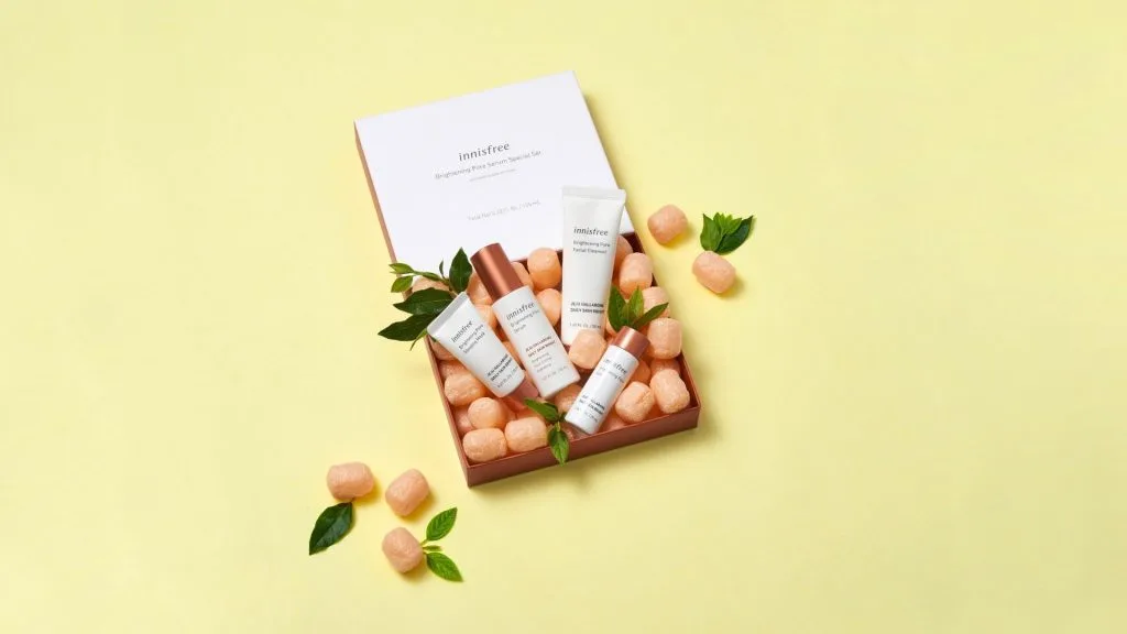 Hộp sản phẩm innisfree. Hộp sản phẩm innisfree.