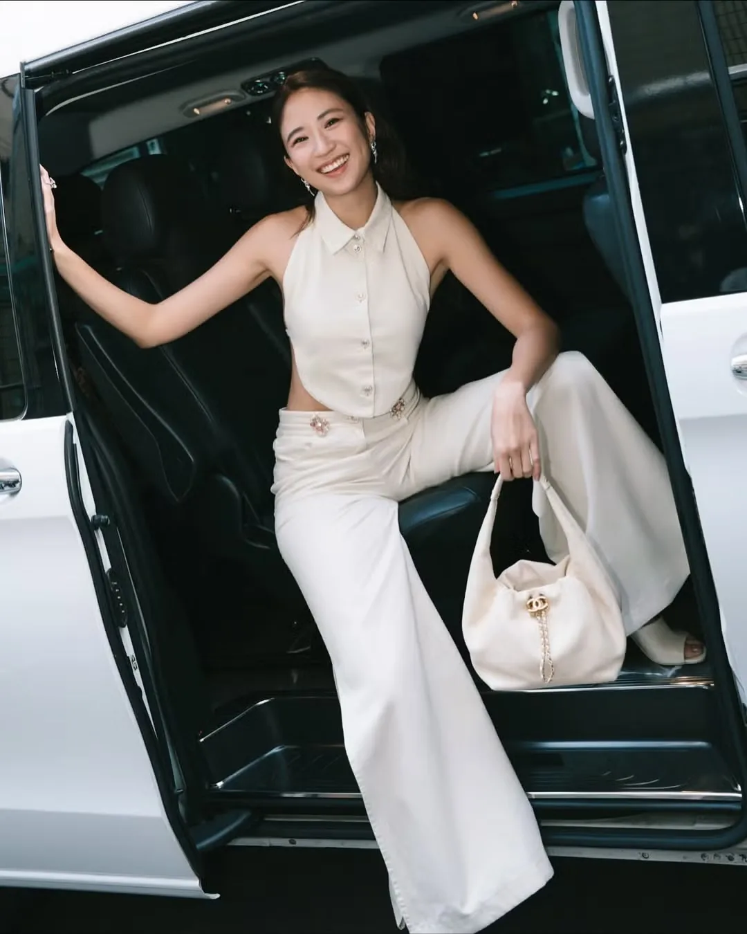 9m88 chọn một chiếc túi Chanel Hobo
