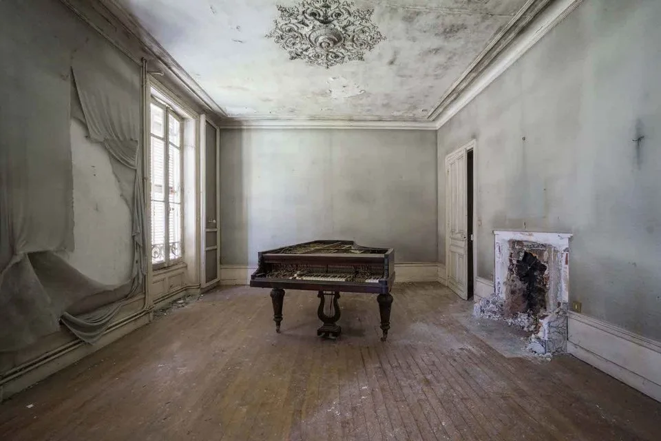 Ảnh đàn piano cũ 5