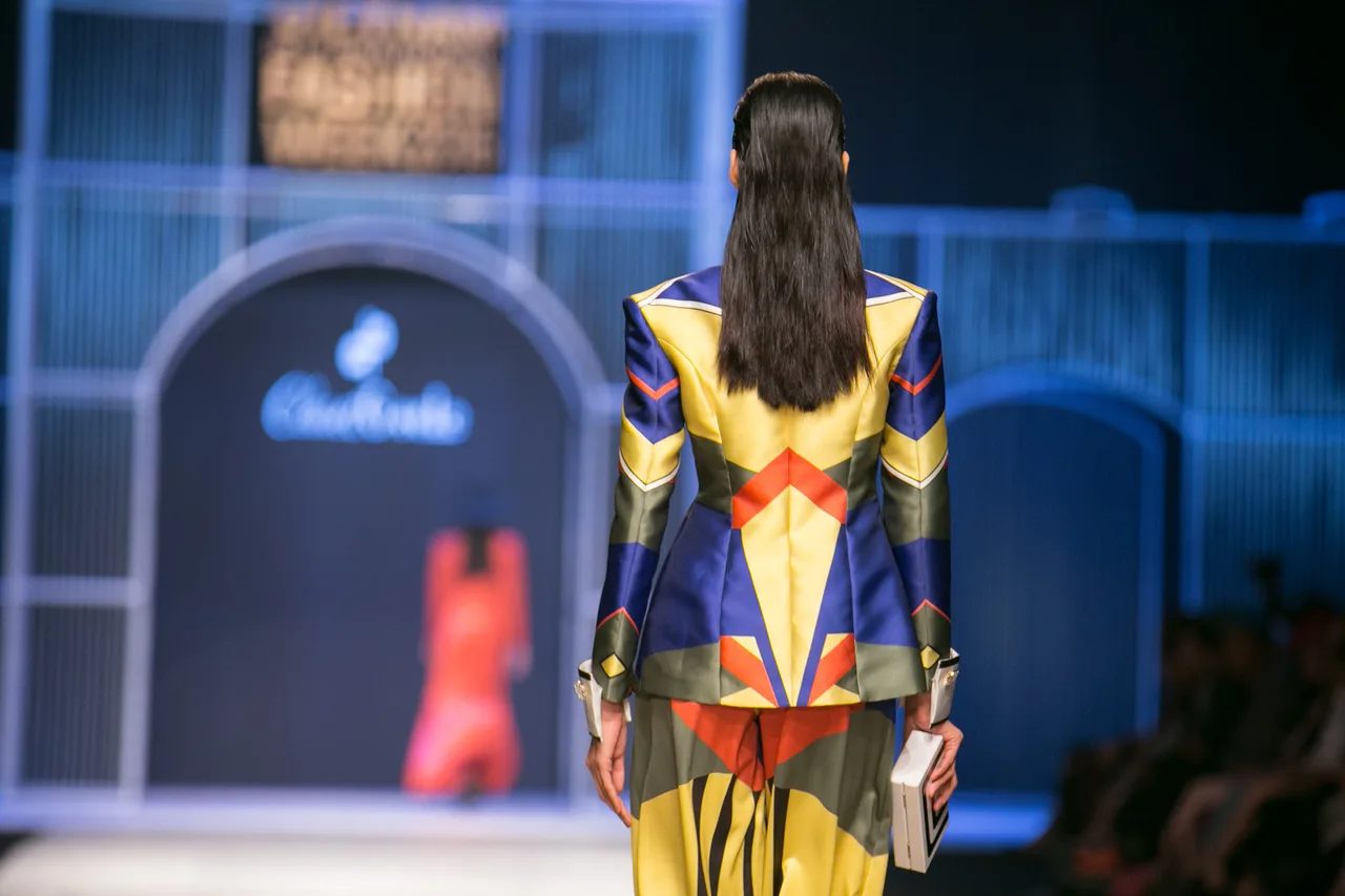 BST “FEMME” CỦA NTK CLARET GIANG LÊ - ELLE VN