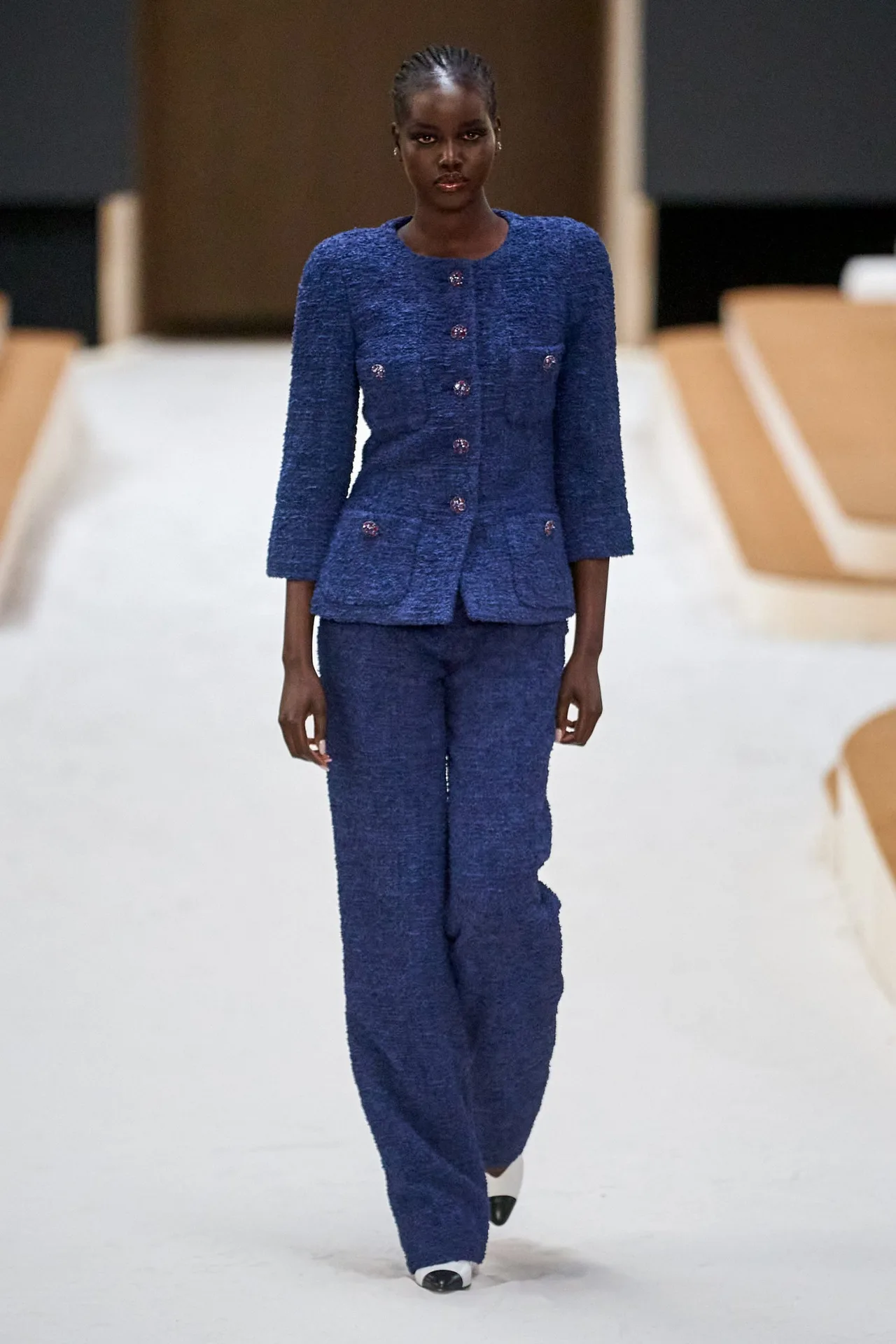 Chanel Couture Xuân Hè 2022 look 1
