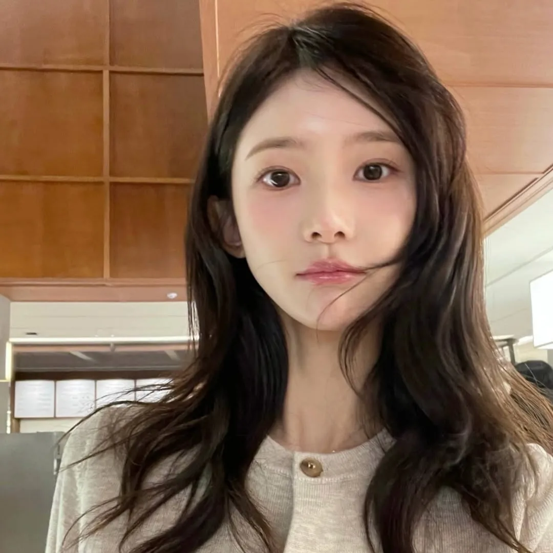cô gái với làn da nhạy cảm