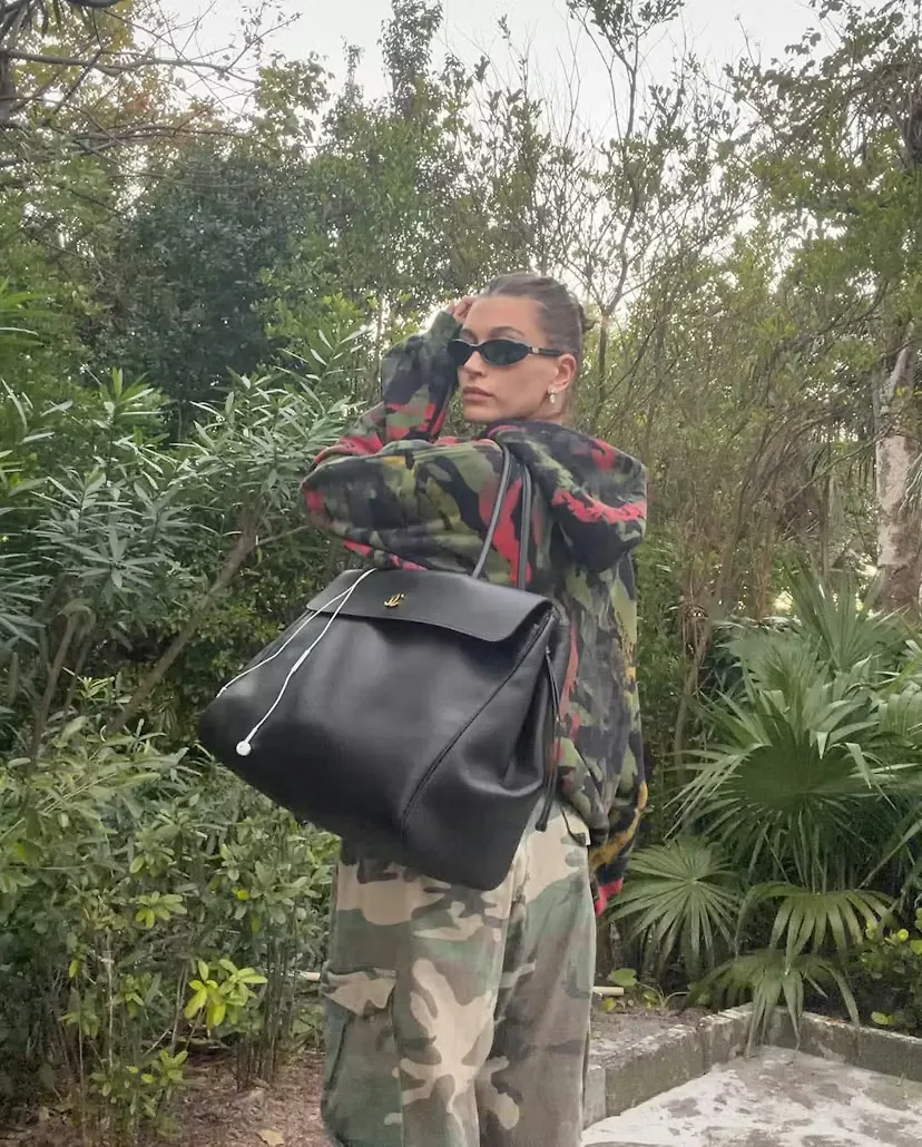 Túi Chanel Maxi Flap Bag