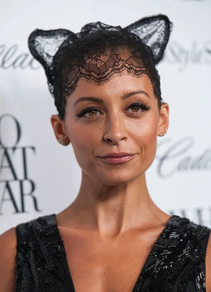 Headdress Nicole Richie