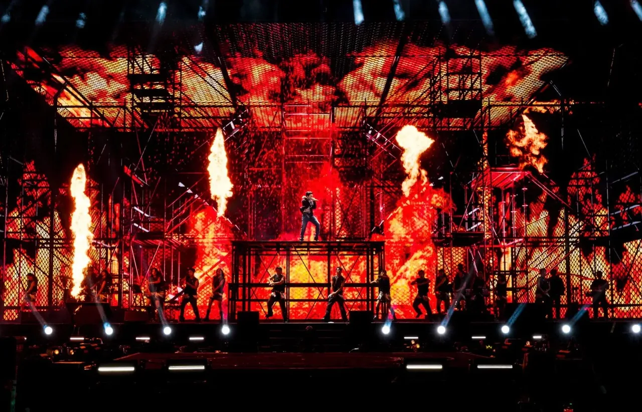 Soobin tại Hozo City Tết Fest 2025.
