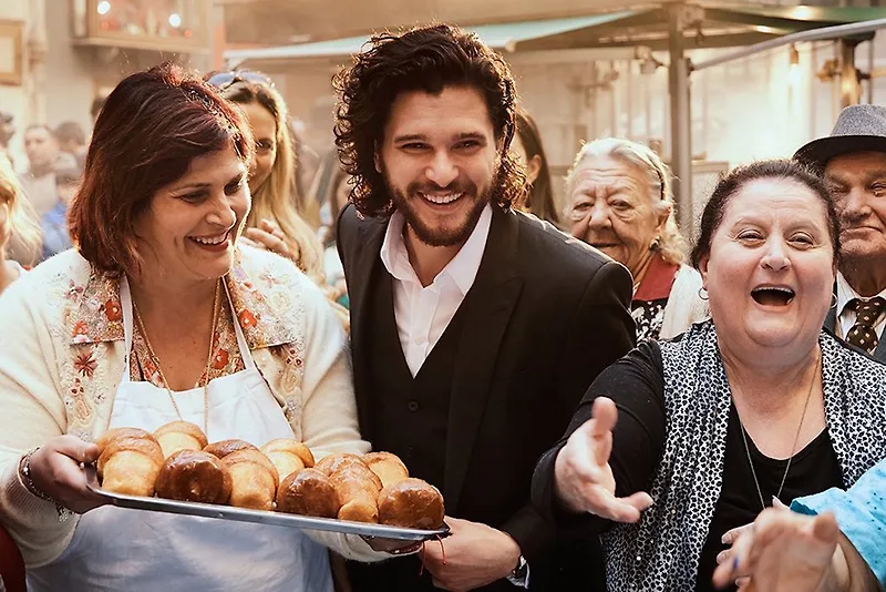 Emilia Clarke và Kit Harington rủ nhau xuất hiện trong chiến dịch mới của Dolce & Gabbana Emilia Clarke và Kit Harington rủ nhau xuất hiện trong chiến dịch mới của Dolce & Gabbana