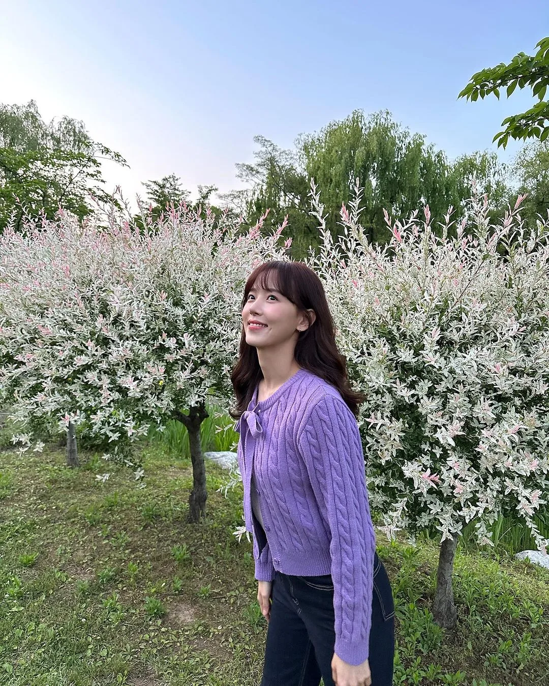 thời trang đời thường của “chị gái Suzy” Kang Han Na