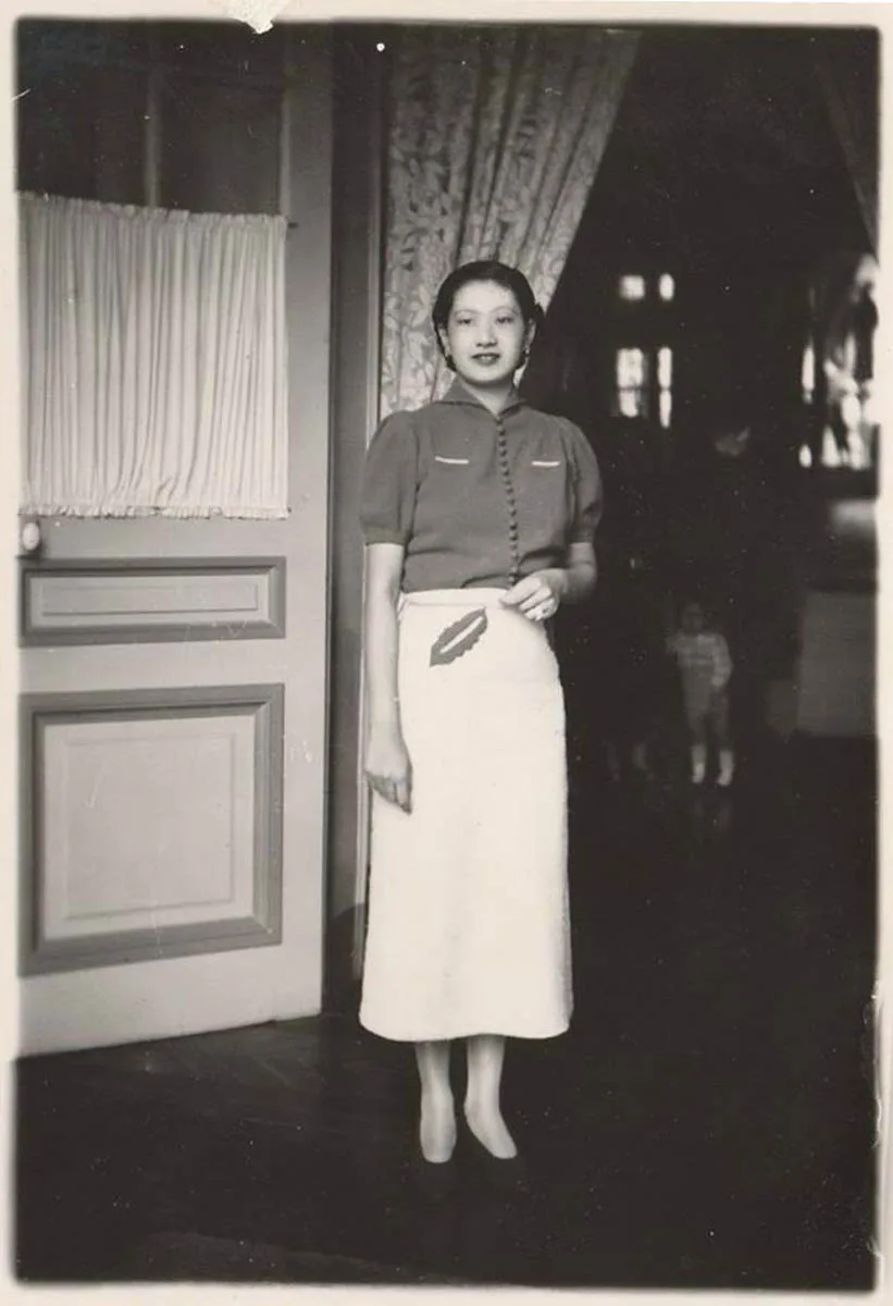 nam phuong hoang hau mặc thường phục