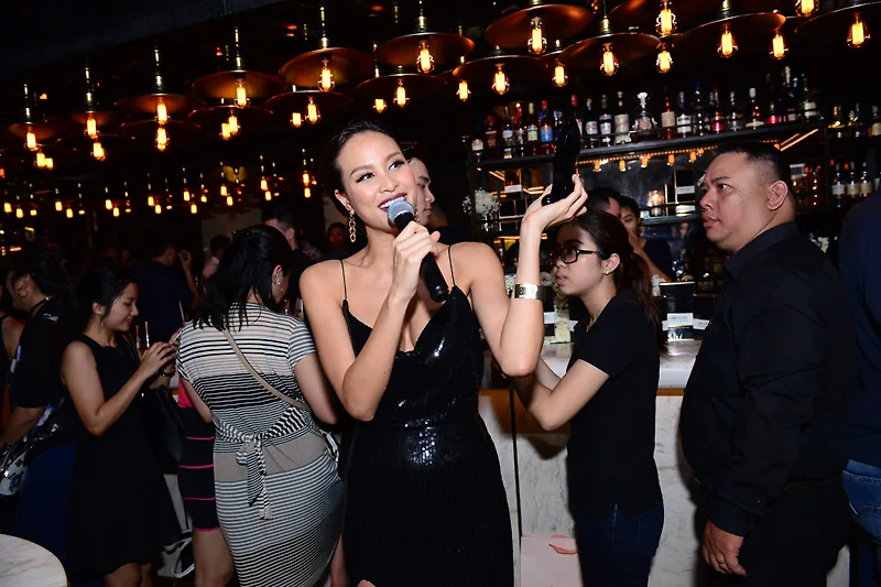 Goodgirl cocktail party, tôn vinh những đôi giày cao gót và nữ quyền
