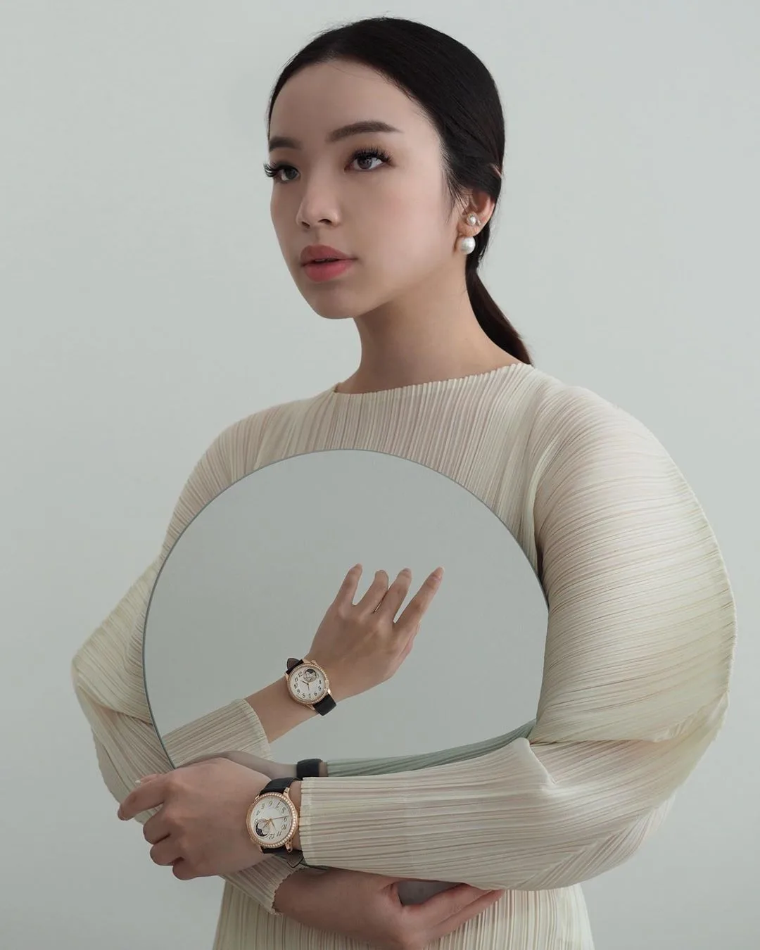 chọn hoa tai ngọc trai theo cung hoàng đạo nhân mã