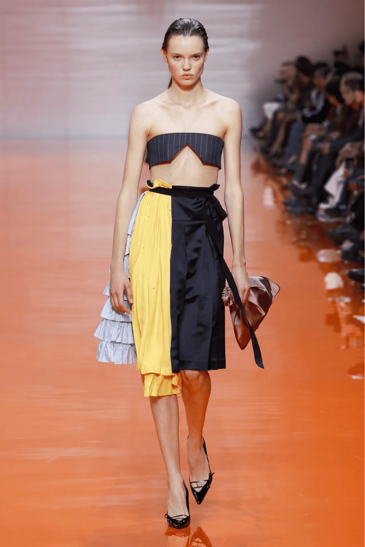Prada SS26 với sự linh hoạt trong cách ứng dụng các chất liệu cùng phong cách Layering