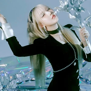 gfriend yerin bodychain